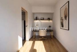 T2 in Reboleira — 2 minutes from the Train/Metro Station