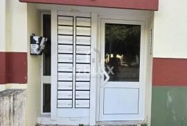 T2 in Reboleira — 2 minutes from the Train/Metro Station