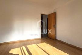 T2 in Reboleira — 2 minutes from the Train/Metro Station