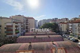 T2 in Reboleira — 2 minutes from the Train/Metro Station