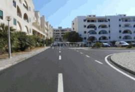 1/2 Apartment T0 + 1 of the bank, undivided part corresponding to 50% that is occupied located in Praia dos Salgados in Albufeira