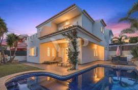 3 Bedroom Villa with Pool for Annual Rental in Vilamoura