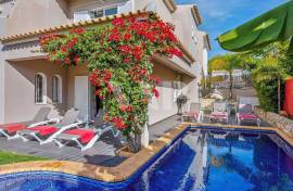 3 Bedroom Villa with Pool for Annual Rental in Vilamoura