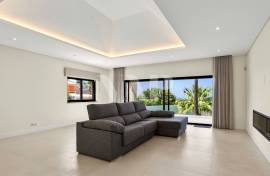 Renovated Multifamily Villa with Pool and Panoramic Views near Vale Judeu, Loulé