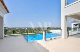 Renovated Multifamily Villa with Pool and Panoramic Views near Vale Judeu, Loulé