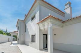 Renovated Multifamily Villa with Pool and Panoramic Views near Vale Judeu, Loulé