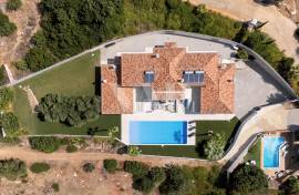 Renovated Multifamily Villa with Pool and Panoramic Views near Vale Judeu, Loulé