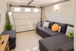 2+2 bedroom villa in Condominium with Pool next to Vilamoura, Quarteira