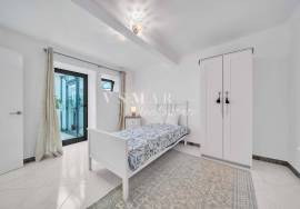 Serene Retreat: Greek-style Home in Madalena do Mar Serene Retreat: Greek-style Home in Madalena do Mar