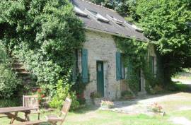 Luxury 13 bed Farmhouse Cottage and Converted barn For Sale in Leuhan Finistere Brittany France