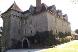 Luxury 6 Bed Chateau For sale in Strenquels Lot France