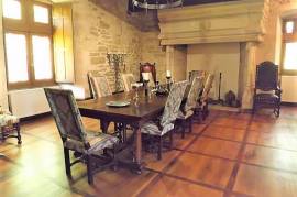 Luxury 6 Bed Chateau For sale in Strenquels Lot France