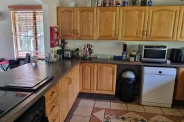 Stunning 4 Bed Thatched House For Sale in Golf View Walkerville Gauteng South Africa Stunning 4 Bed Thatched House For Sale in Golf View Walkerville Gauteng South Africa