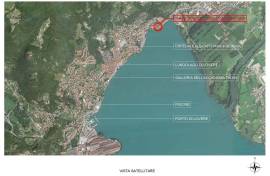 Commercial Building For Sale in front of Lake Iseo Lovere Italy