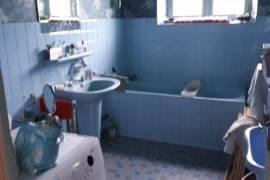 Excellent 4 bed Farmhouse & Outbuildings With Barn For Sale in Brillac Charente France