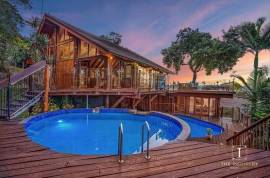 Stunning 6 Bed Villa for Sale In Seascape Trinity Beach Queensland Australia Stunning 6 Bed Villa for Sale In Seascape Trinity Beach Queensland Australia