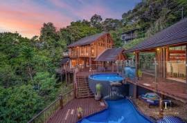 Stunning 6 Bed Villa for Sale In Seascape Trinity Beach Queensland Australia Stunning 6 Bed Villa for Sale In Seascape Trinity Beach Queensland Australia