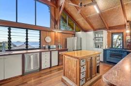 Stunning 6 Bed Villa for Sale In Seascape Trinity Beach Queensland Australia Stunning 6 Bed Villa for Sale In Seascape Trinity Beach Queensland Australia