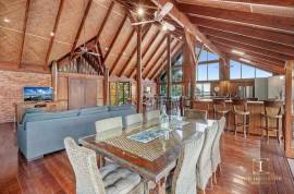 Stunning 6 Bed Villa for Sale In Seascape Trinity Beach Queensland Australia Stunning 6 Bed Villa for Sale In Seascape Trinity Beach Queensland Australia