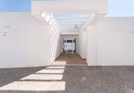 Contemporary Villa with Panoramic Views – Boliqueime