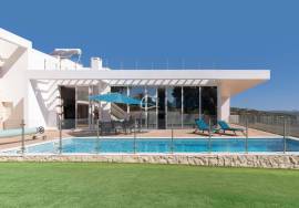 Contemporary Villa with Panoramic Views – Boliqueime