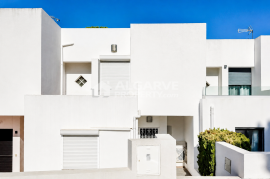 Three bedroom villa with private garden next to the Old Course in Vilamoura, Algarve Three bedroom villa with private garden next to the Old Course in Vilamoura, Algarve