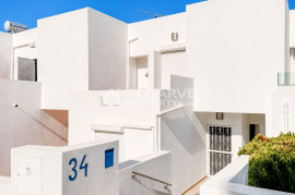 Three bedroom villa with private garden next to the Old Course in Vilamoura, Algarve Three bedroom villa with private garden next to the Old Course in Vilamoura, Algarve