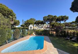 Charming 2+1 bedroom townhouse overlooking the golf course and near the Marina in Vilamoura, Algarve Charming 2+1 bedroom townhouse overlooking the golf course and near the Marina in Vilamoura, Algarve