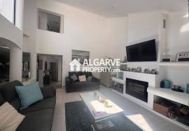 Charming 2+1 bedroom townhouse overlooking the golf course and near the Marina in Vilamoura, Algarve Charming 2+1 bedroom townhouse overlooking the golf course and near the Marina in Vilamoura, Algarve