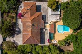 Prestigious Mansion of 600m2 in the center of Caldas da Rainha! Prestigious Mansion of 600m2 in the center of Caldas da Rainha!