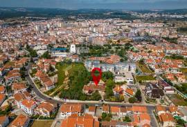 Prestigious Mansion of 600m2 in the center of Caldas da Rainha! Prestigious Mansion of 600m2 in the center of Caldas da Rainha!