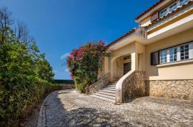 Prestigious Mansion of 600m2 in the center of Caldas da Rainha! Prestigious Mansion of 600m2 in the center of Caldas da Rainha!