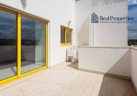 Renovated 2 bedroom apartment in Quinta do Romão, 100m from the beach, in Quarteira Renovated 2 bedroom apartment in Quinta do Romão, 100m from the beach, in Quarteira