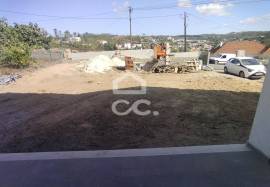 Ground floor and first floor house on an individual plot of land in a quiet area.