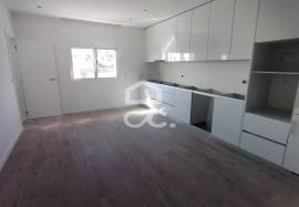 Ground floor and first floor house on an individual plot of land in a quiet area.