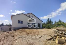 Ground floor and first floor house on an individual plot of land in a quiet area.