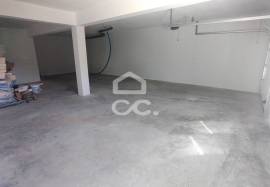 Ground floor and first floor house on an individual plot of land in a quiet area.