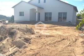 Ground floor and first floor house on an individual plot of land in a quiet area.