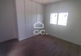 Ground floor and first floor house on an individual plot of land in a quiet area.