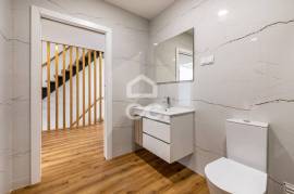 Terraced house in a central area of the city of Alcobaça.