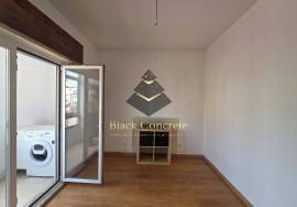 T2 apartment in Amadora