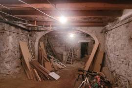 A Lovely Stone House With 170 M2 Of Living Space, A Garden, Terraces And Cellars. A Lovely Stone House With 170 M2 Of Living Space, A Garden, Terraces And Cellars.
