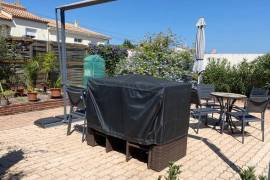 In A Sought-After Town Near The Sea, Attractive Comfortable Villa With 4 Bedrooms, 2 Bathrooms, Garage, Courtyard And Garden On A 275 M2 Plot. In A Sought-After Town Near The Sea, Attractive Comfortable Villa With 4 Bedrooms, 2 Bathrooms, Garage, Courtyard And Garden On A 275 M2 Plot.