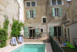 Beautiful Character Bourgeoise Home With 235 M2 Of Living Space, Terrace And Courtyard With Pool.
