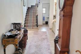 Beautiful Character Bourgeoise Home With 235 M2 Of Living Space, Terrace And Courtyard With Pool. Beautiful Character Bourgeoise Home With 235 M2 Of Living Space, Terrace And Courtyard With Pool.