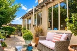 Stunning Character Winegrowers House, Entirely Renovated, With 140 M2 Of Living Space, Terraces, Veranda, Large Garage And Private Garden. Stunning Character Winegrowers House, Entirely Renovated, With 140 M2 Of Living Space, Terraces, Veranda, Large Garage And Private Garden.