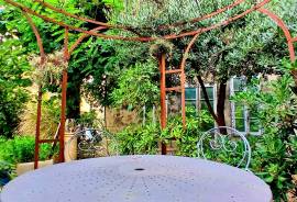 Stunning Character Winegrowers House, Entirely Renovated, With 140 M2 Of Living Space, Terraces, Veranda, Large Garage And Private Garden. Stunning Character Winegrowers House, Entirely Renovated, With 140 M2 Of Living Space, Terraces, Veranda, Large Garage And Private Garden.