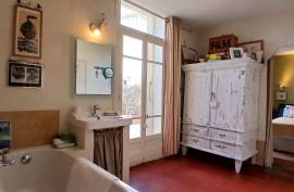 Stunning Character Winegrowers House, Entirely Renovated, With 140 M2 Of Living Space, Terraces, Veranda, Large Garage And Private Garden. Stunning Character Winegrowers House, Entirely Renovated, With 140 M2 Of Living Space, Terraces, Veranda, Large Garage And Private Garden.