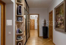 Apartment for rent in Jurmala, 150.00m2