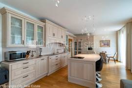 Apartment for rent in Jurmala, 150.00m2